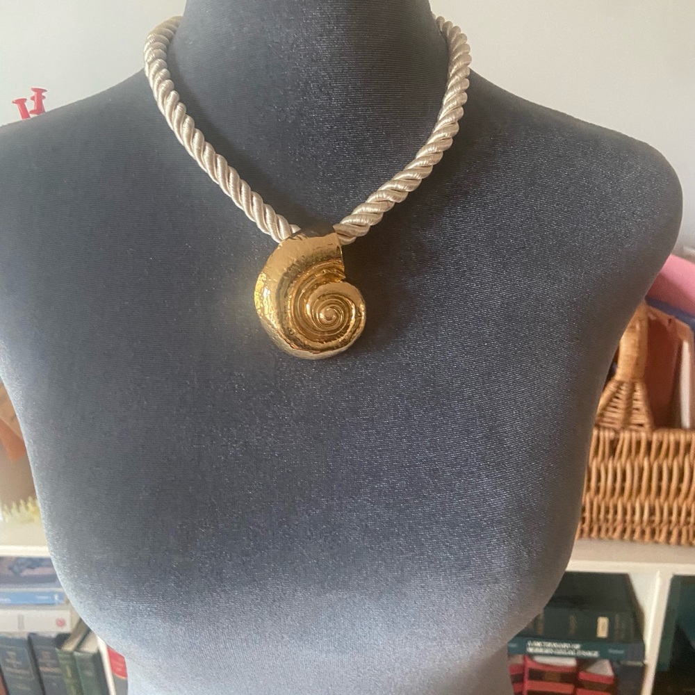 FREE PEOPLE /THRONES SPIRAL GOLD NAUTILUS SHELL ROPE NECKLACE- NWOT